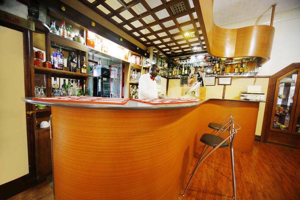 Shangri-La Hotel Uganda カンパラ エクステリア 写真
