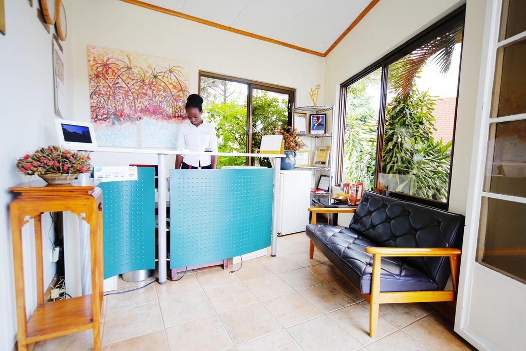 Shangri-La Hotel Uganda カンパラ エクステリア 写真