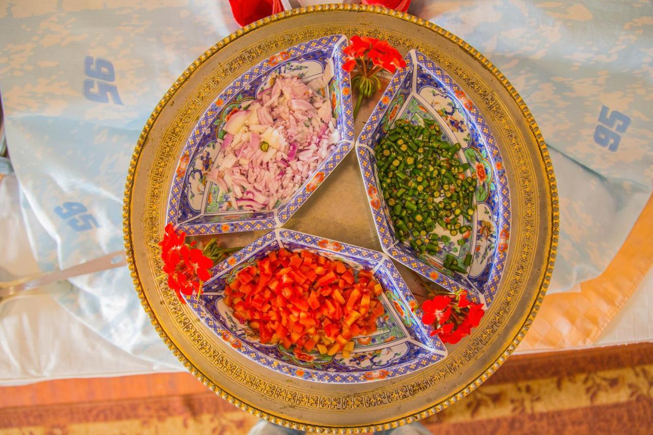 Shangri-La Hotel Uganda カンパラ エクステリア 写真
