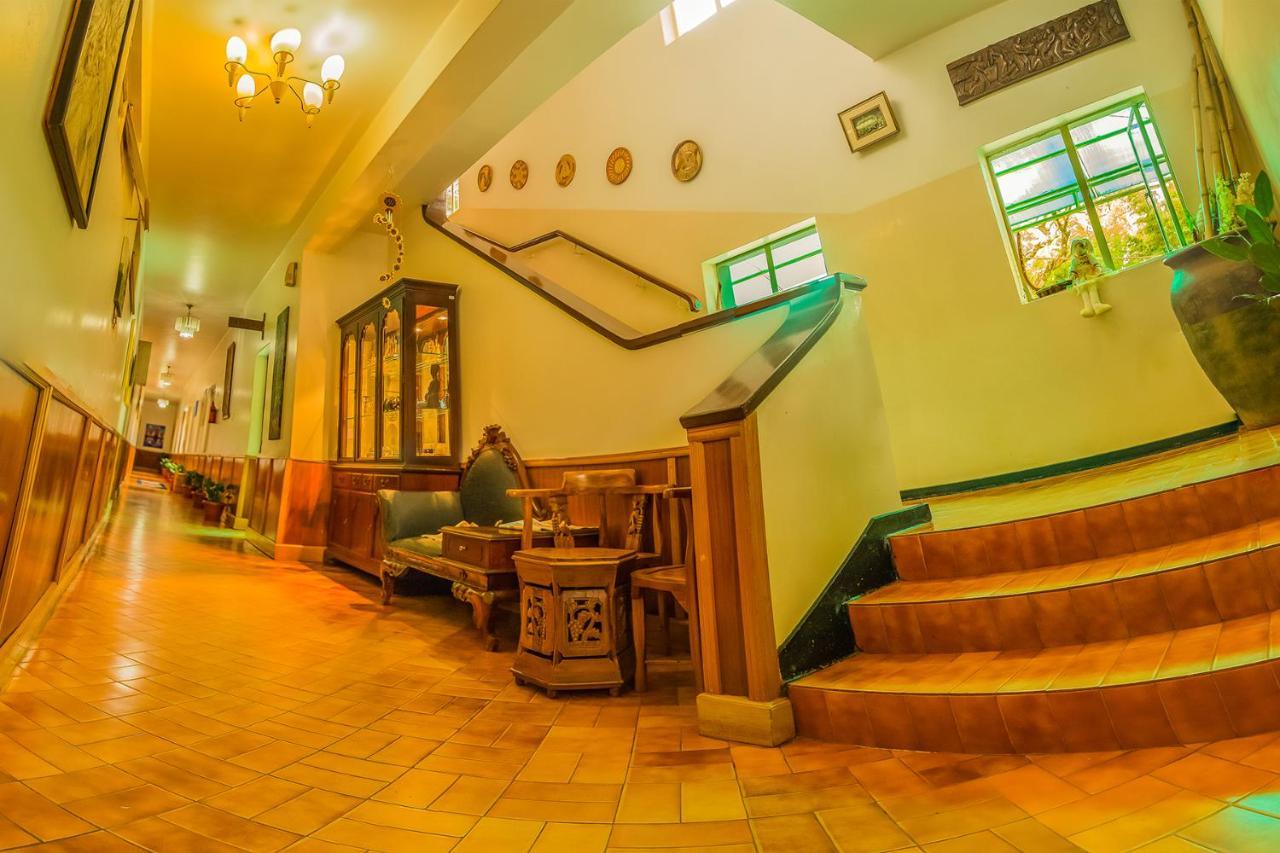 Shangri-La Hotel Uganda カンパラ エクステリア 写真